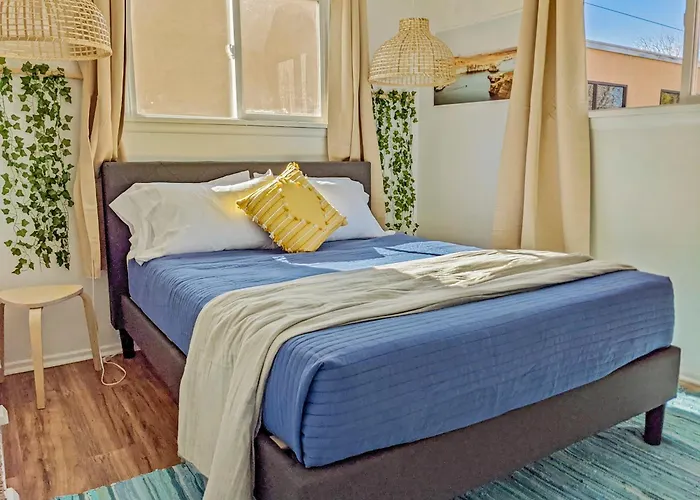 Pet-Friendly Near Zion - Hot Tub Downtown Kanab
